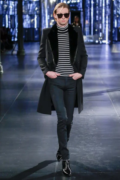 Look 53